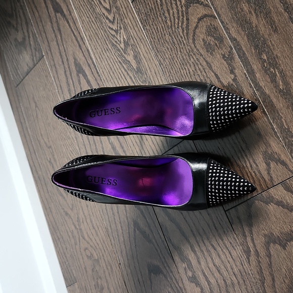 Guess Pumps - Picture 2 of 8